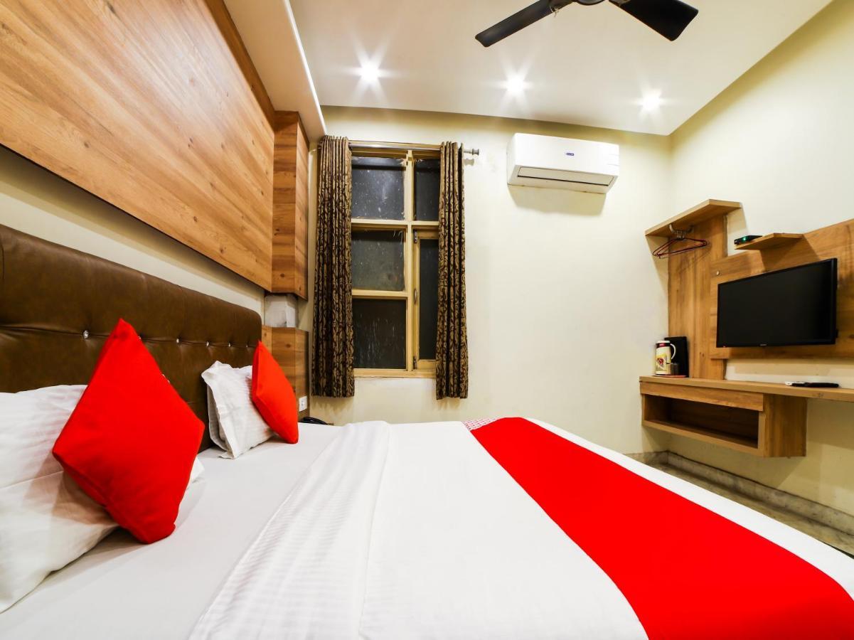 Oyo 78699 Hotel Klick International New Delhi Buitenkant foto